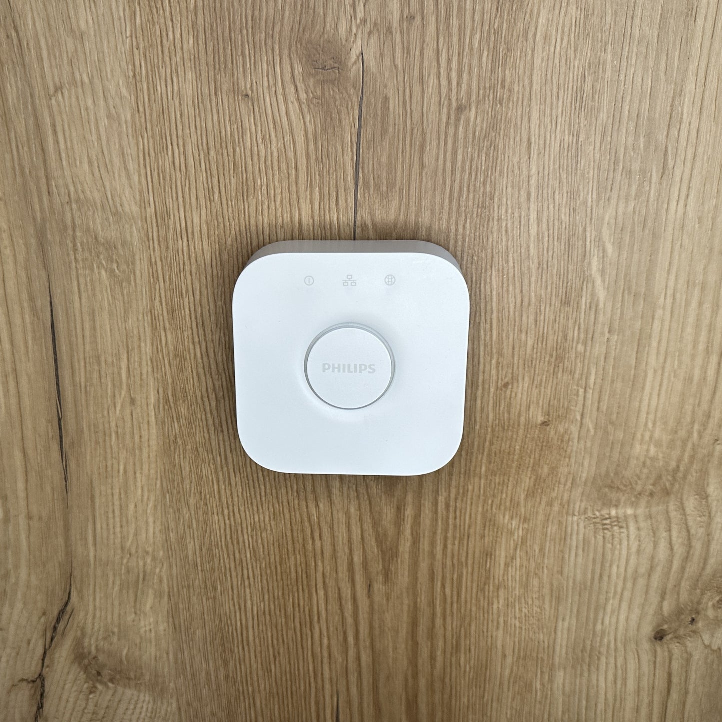 Philips Hue Bridge Wandhalterung versteckt