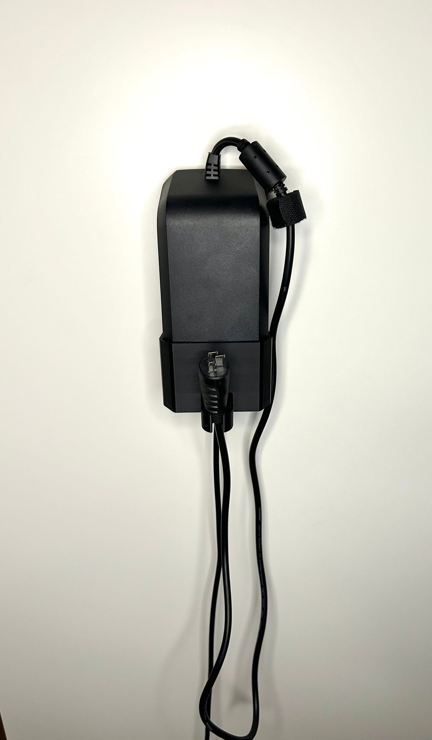 Ladegerät Halterungen