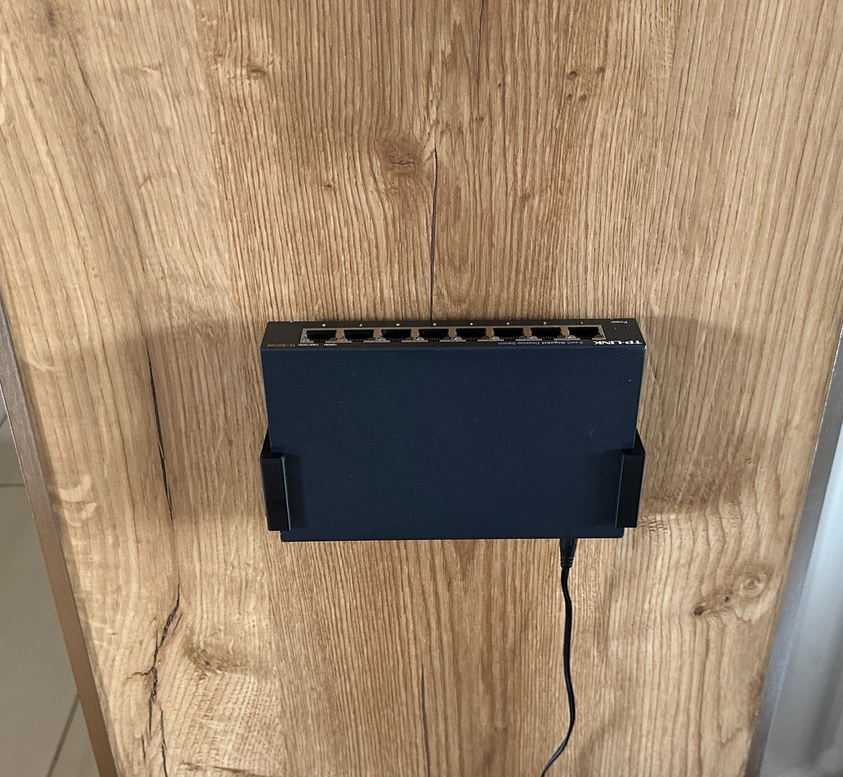 TP-LINK 8-port Gigabit Switch TL-SG108 Wandhalter