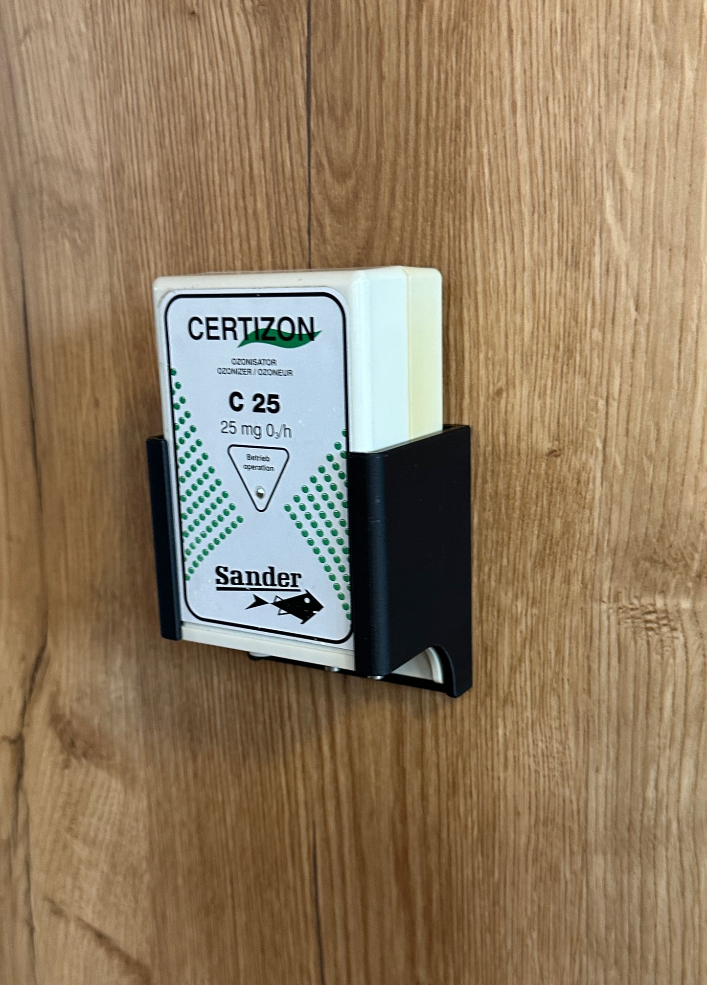 Sander Certizon Ozonisator Modelle C25-C200 Wandhalterung