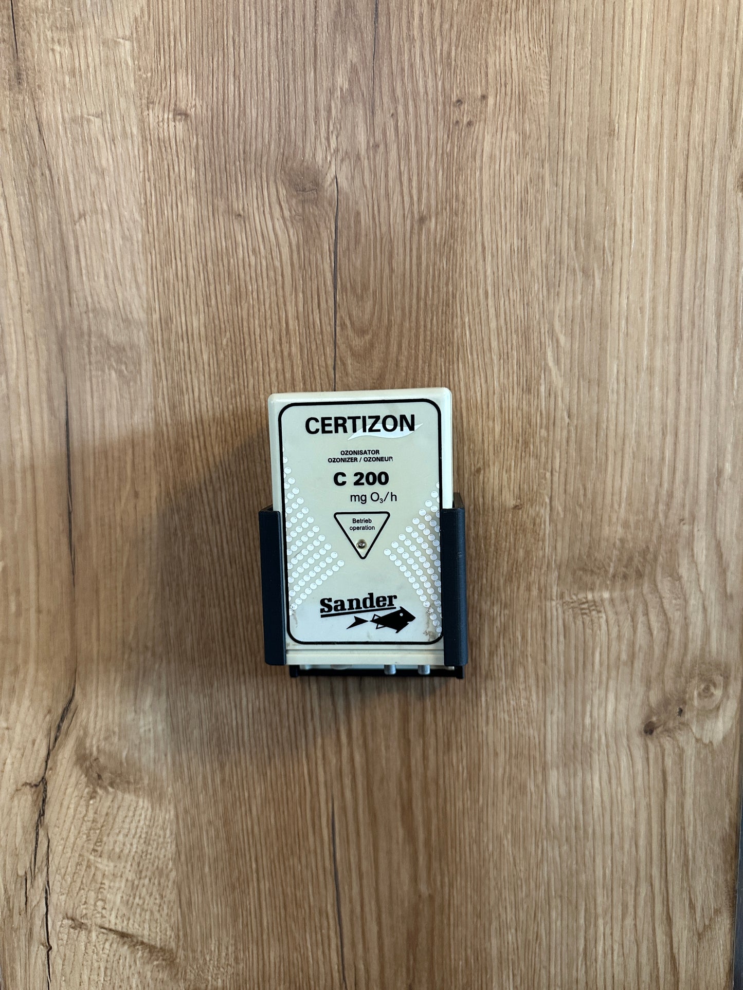 Sander Certizon Ozonisator Modelle C25-C200 Wandhalterung